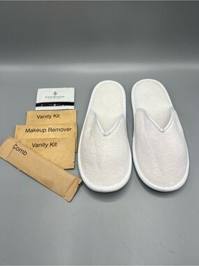 Four Seasons White Spa Slippers with Amenity Kits